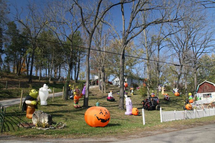Spooky Halloween Front Yard Decorations