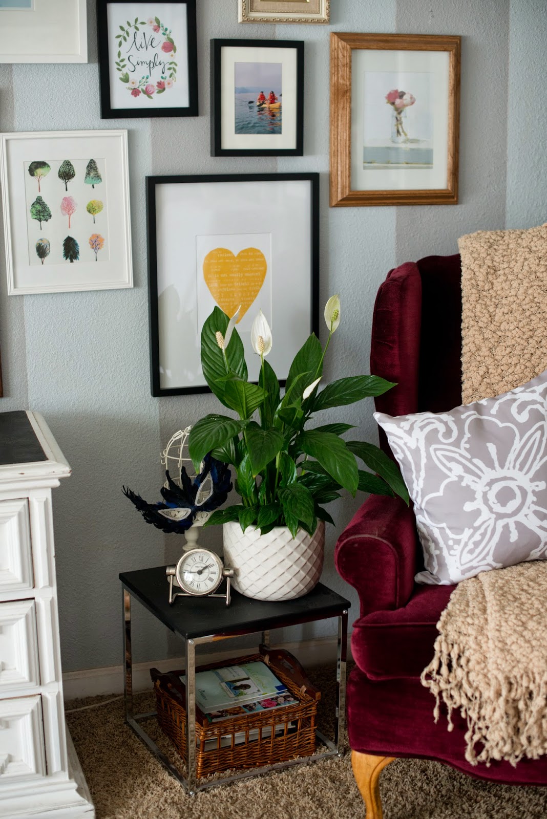 Domestic Fashionista: My Home: Same Setup, Different Decor Domestic Fashionista: My Home: Same Setup, Different Decor