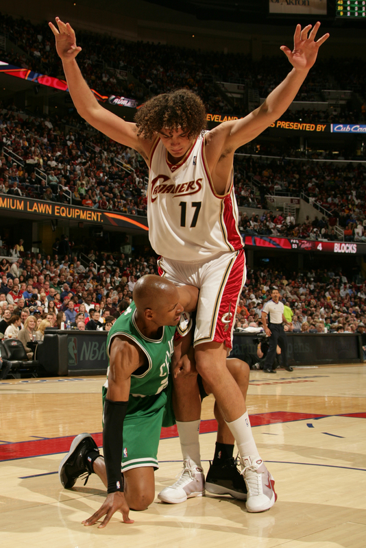 ray-allen-barejo-low-blow-cavs-nba-funny-photos.jpg