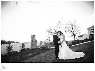 Lynchburg Virginia Wedding Photographer Sparkly Red Black Wedding at The Bedford Columns