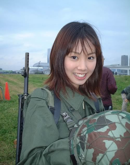 HOLLYWOOD-BOLLYWOOD-TUNA: "JAPANESE ARMY GIRLS"