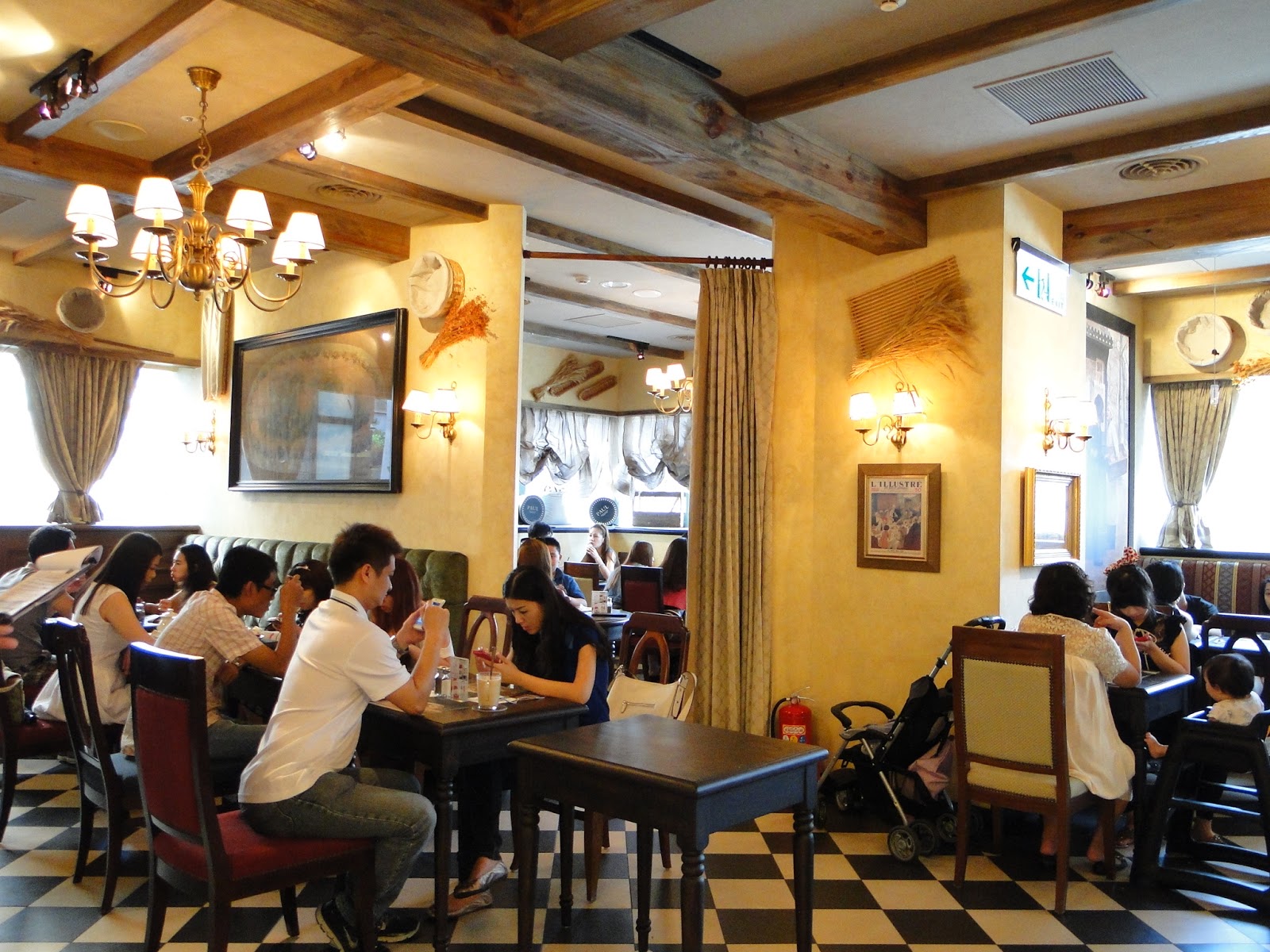 Paul Bakery (Taipei, TAIWAN) ★★★☆☆ A traveling foodie's gastronomic