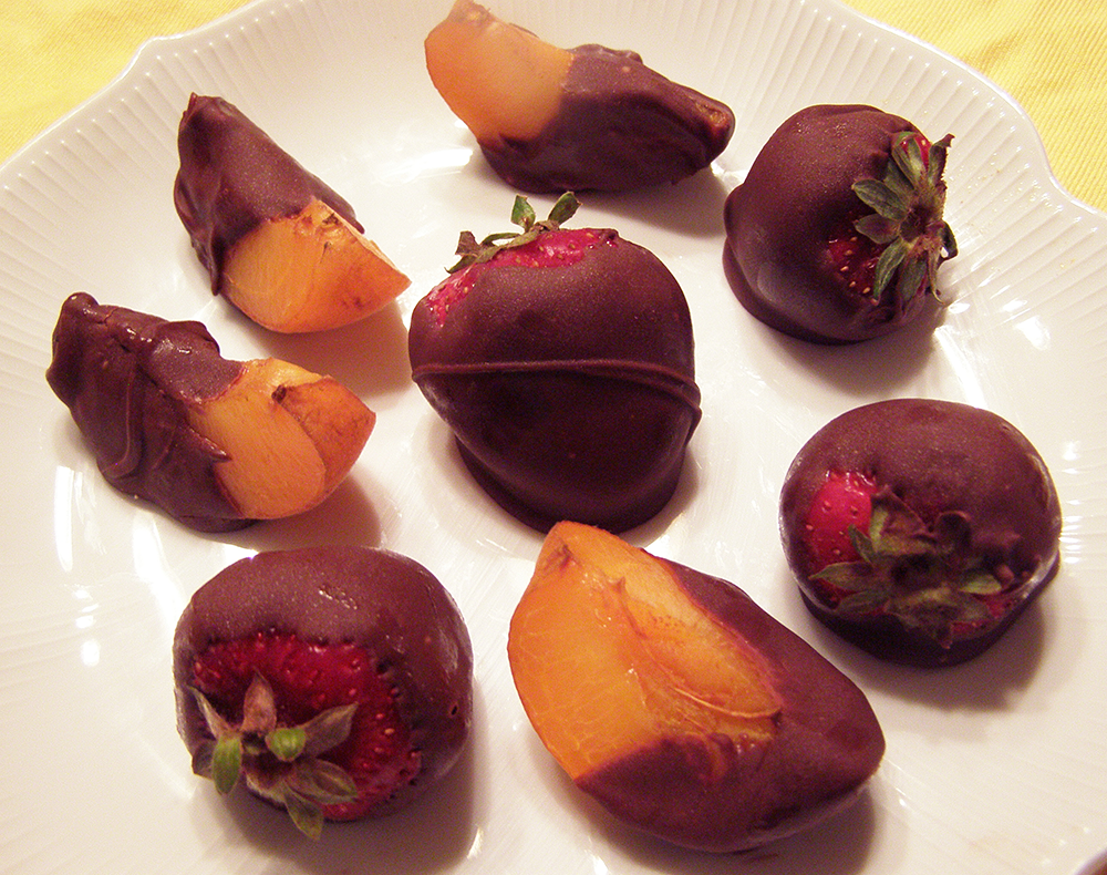 Seasonal Eating Chocolate Dipped Strawberries for Four