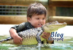 Budak tiga tahun yang tidak gentar pada buaya