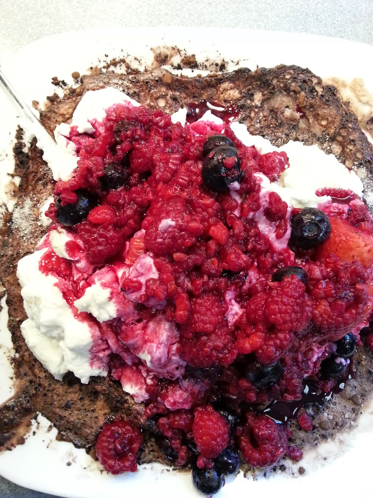 Venus Crossing with Liss Chocolate and Berries Microwave Protein Pancakes