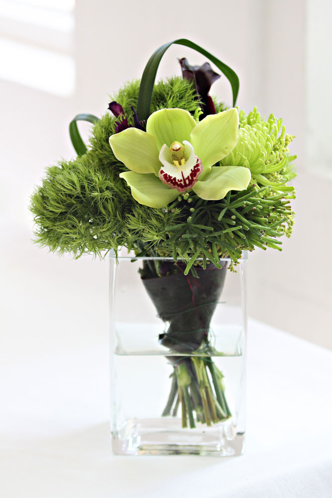 How to Make Affordable Wedding Flower Arrangements