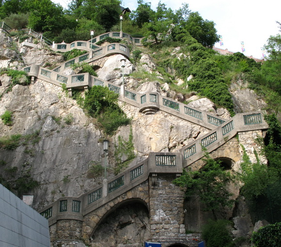 12 escaleras asombrosas en el mundo IMG_0517_-_Graz_-_Schlossberg+(1)