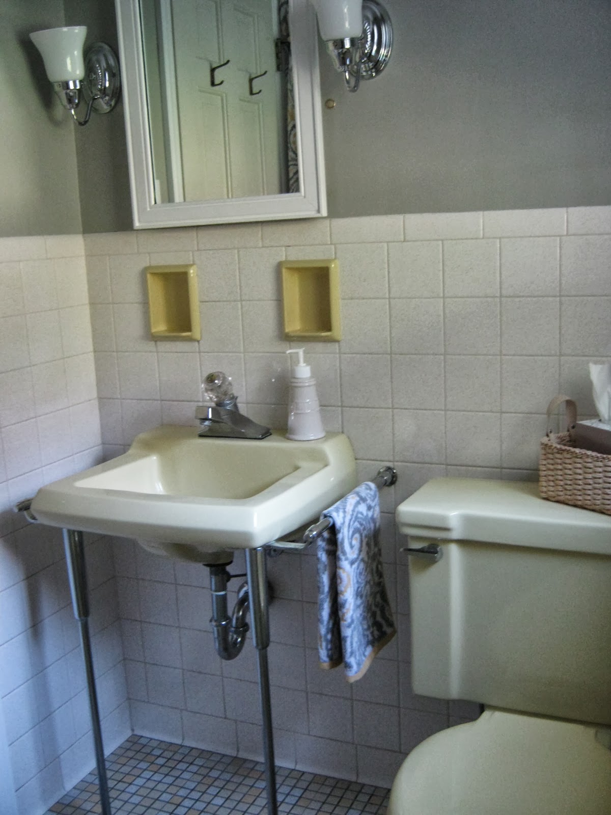 Mary Rose S Cafe 31 Days Bathroom Before And After
