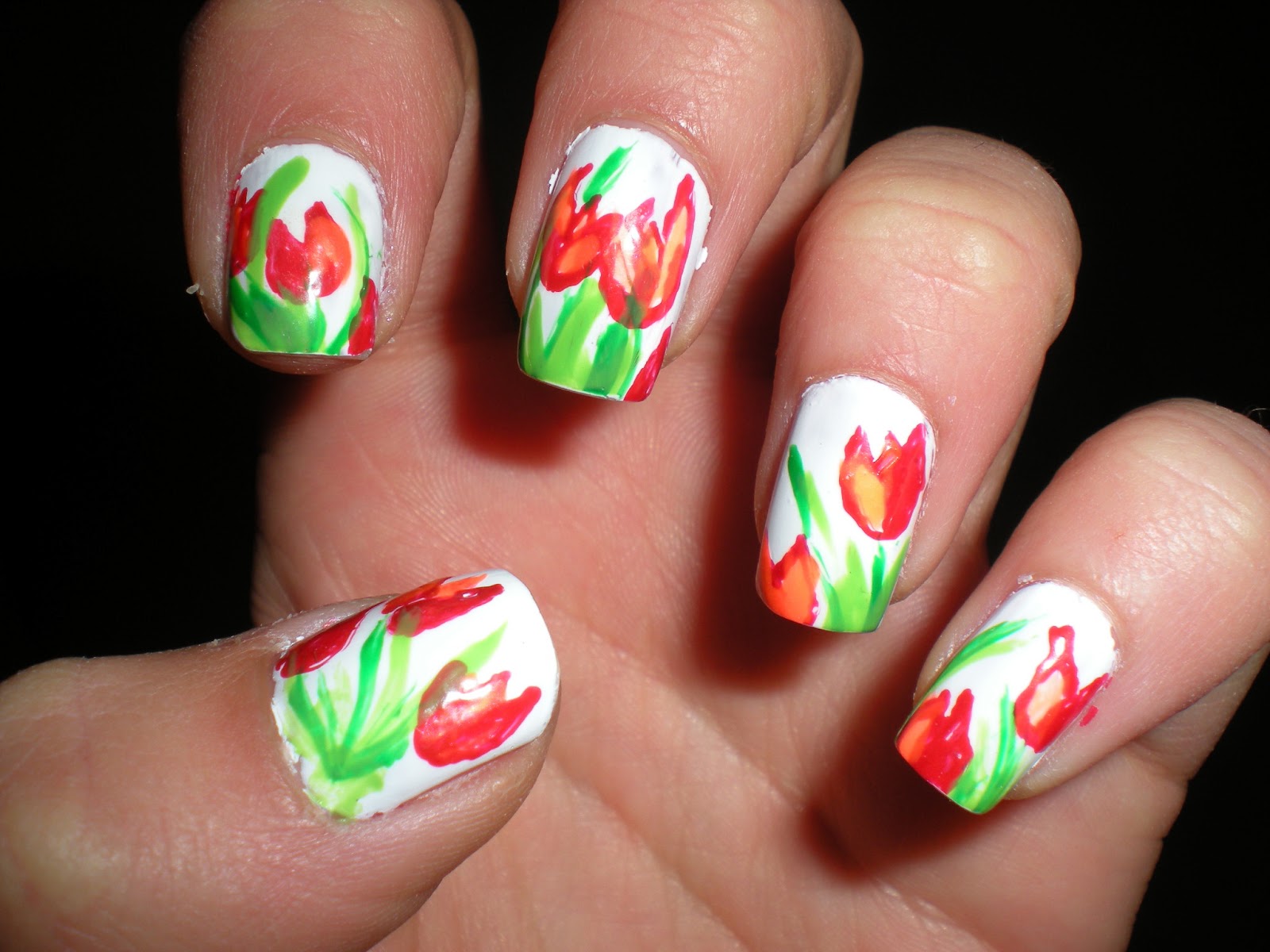 nail design with tulips