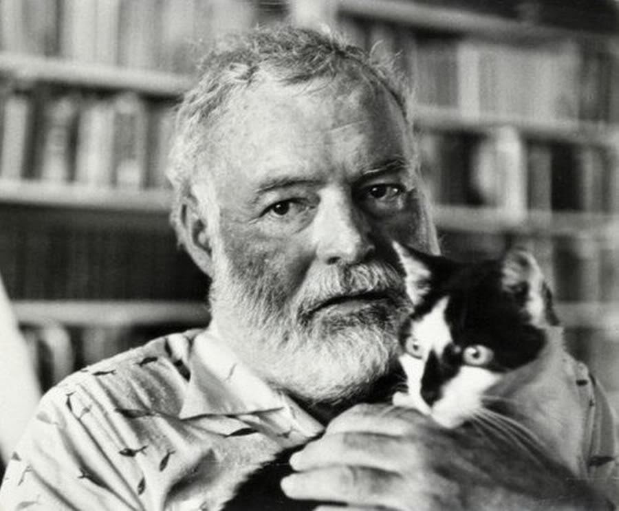 http://2.bp.blogspot.com/-De6AHs3M0g0/U2FGdNVxEOI/AAAAAAAAB_A/5joAk_zy7LA/s1600/ErnestHemingway2.jpg