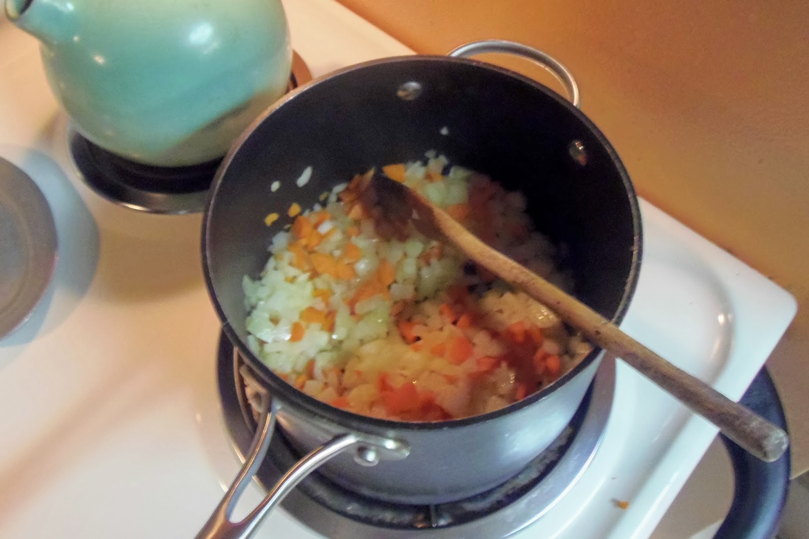 Glo's Kitchen Seitan, Kale and Quinoa Soup