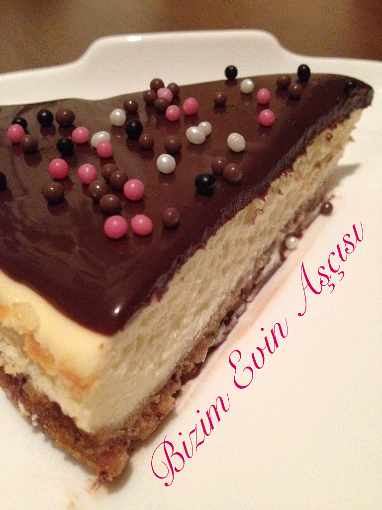 Çikolata Soslu Cheesecake