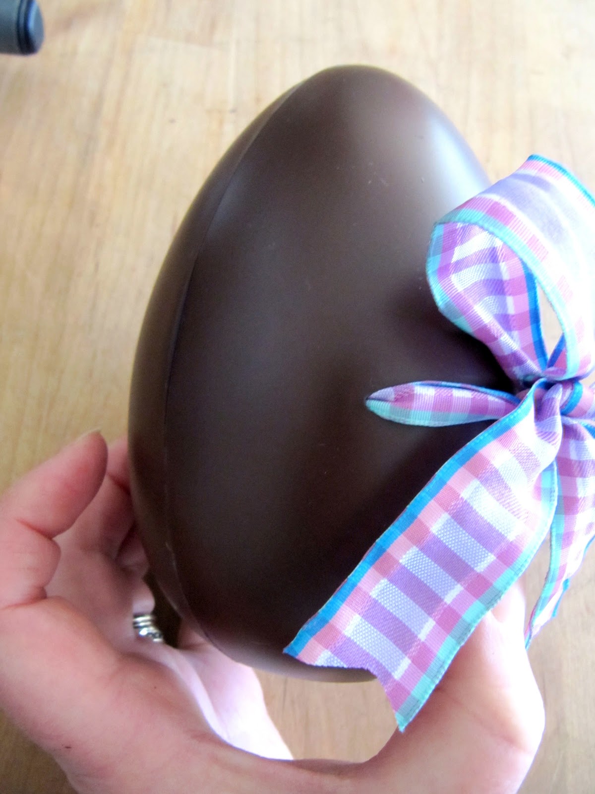 Sew Many Ways... Tool Time Tuesday...Spray Painting Easter Eggs