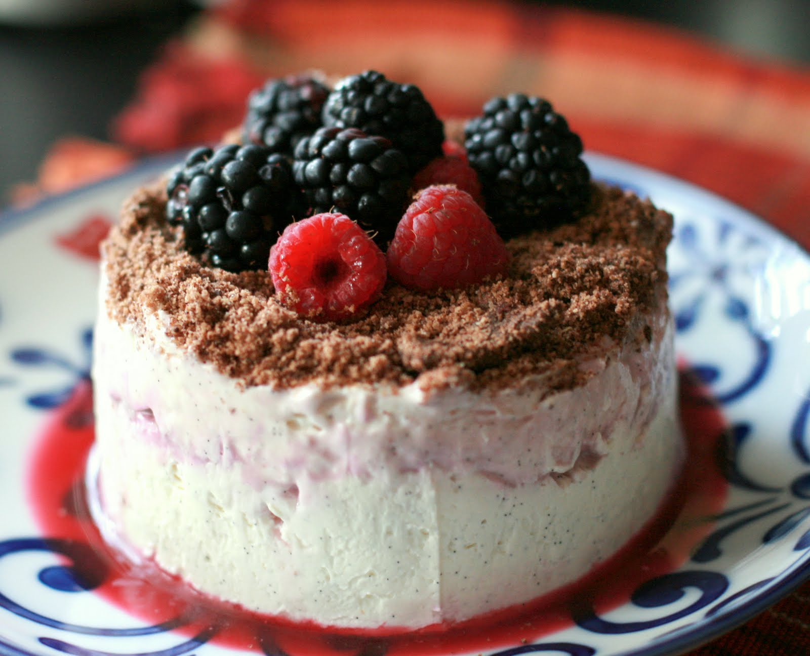 QlinArt NoBake Cheese Torte with Raspberry and Blackcurrant Coulis