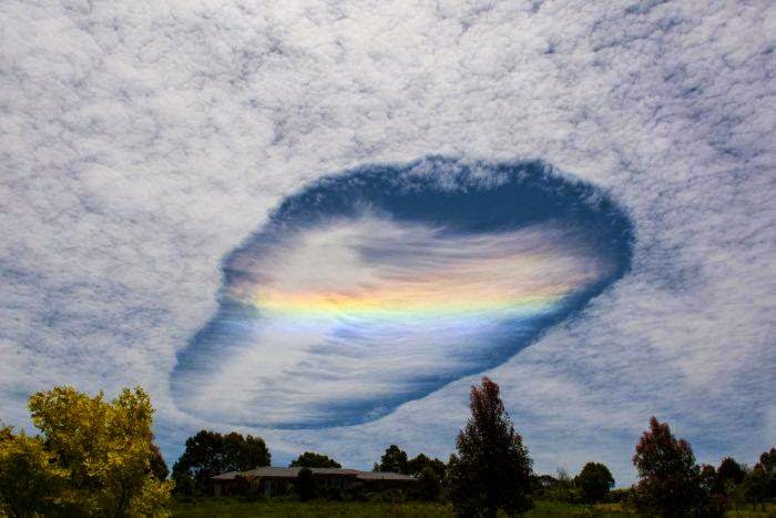 Lubang awan di Australia Lubang awan di Australia