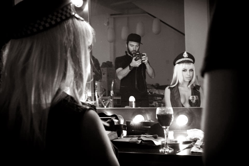 hayat hakkinda dersler yorumlar sibel meric seksi cekimi kamera arkasi