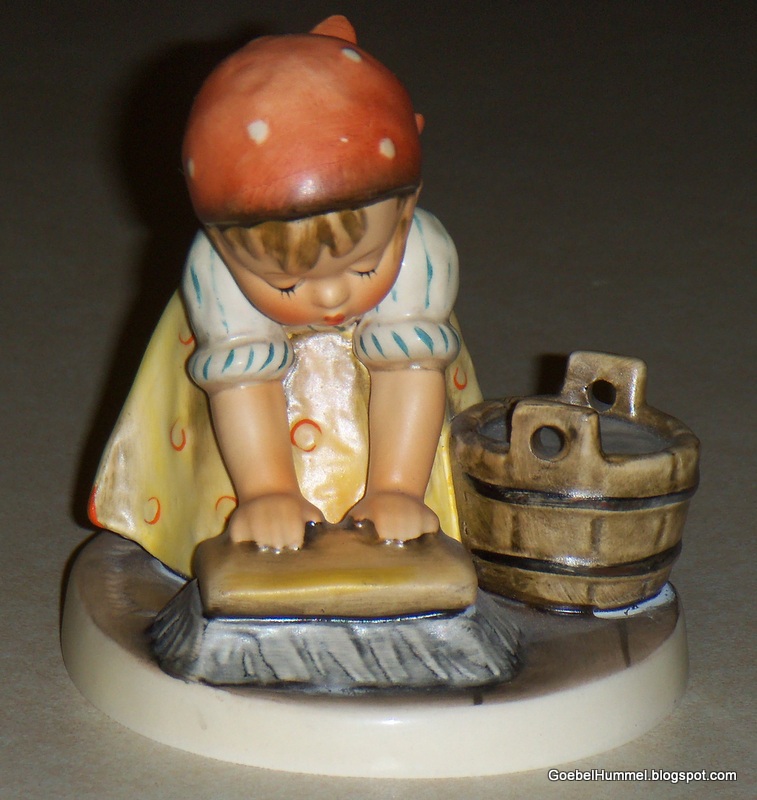 Goebel Hummel Goebel Hummel Figurine Big House Cleaning 363 TMK5
