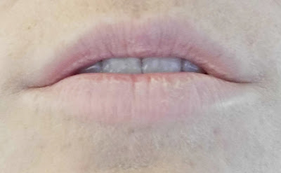 labello-care-and-colour-red-swatch-review