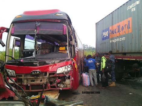 Sunyani Online Photos 4 Dead In Accra Kumasi Highway Accident