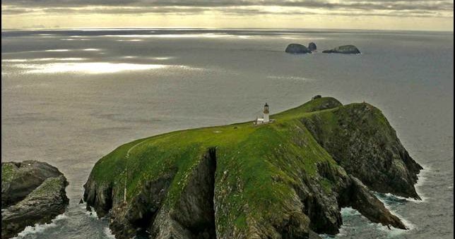 Le case dei fantasmi. IL MISTERO DEL FARO DELLE ISOLE FLANNAN