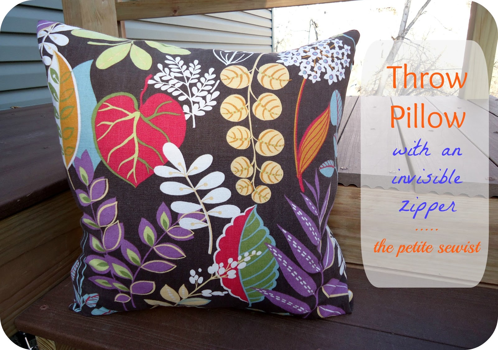 The Petite Sewist Tutorial Throw Pillows with Invisible Zipper