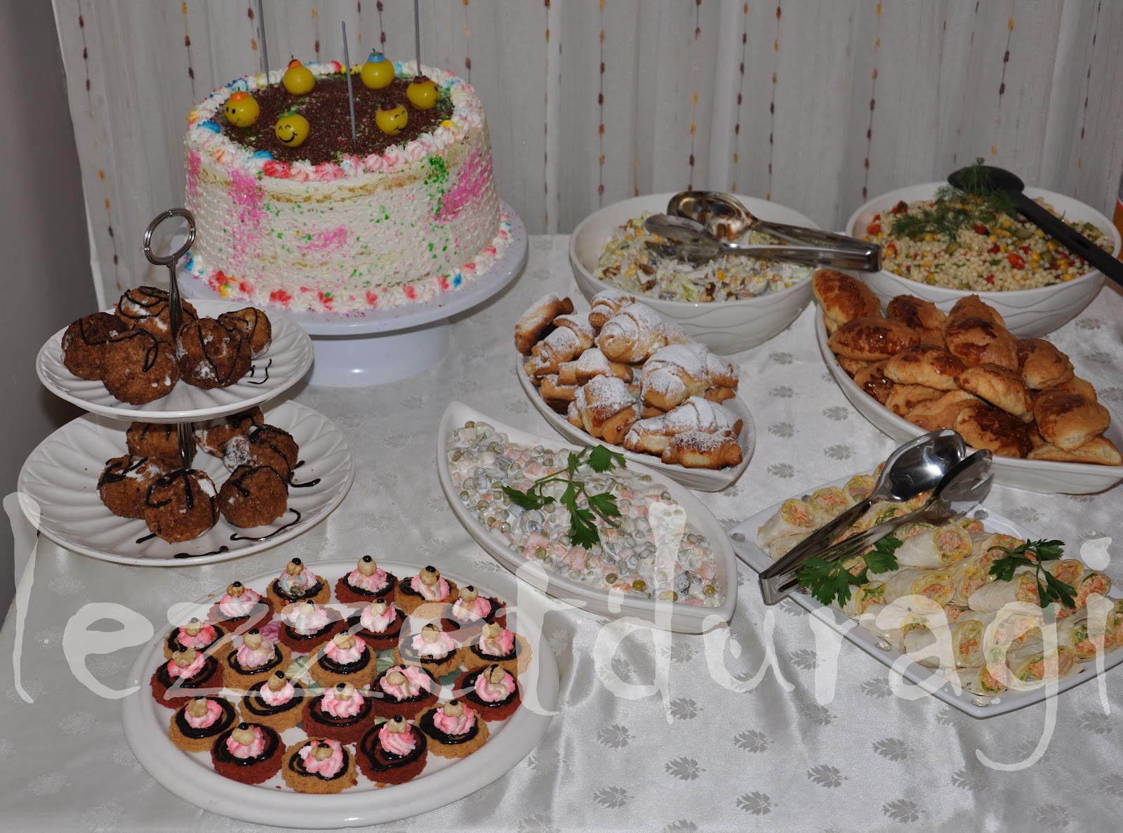 Lezzet Duragi Gökkuşağı Pasta &amp; Doğum Günü Menüsü