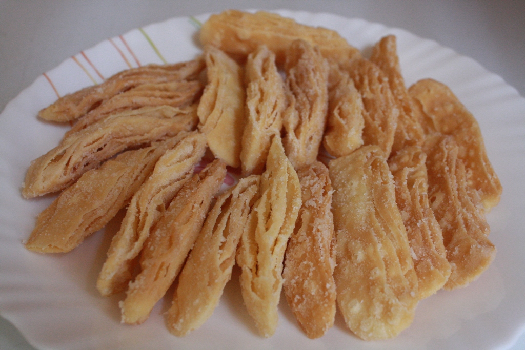 Fasola si Penglipur Lara Era 20-an: Kuih Lidah Buaya untuk DIJUAL!!!