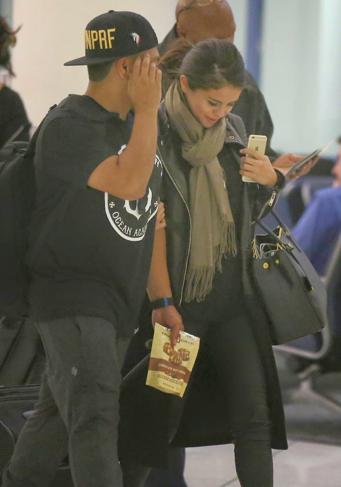 Selena Gomez, Alfredo Flores, Orlando Bloom, rumbo a Canada cotibluemos