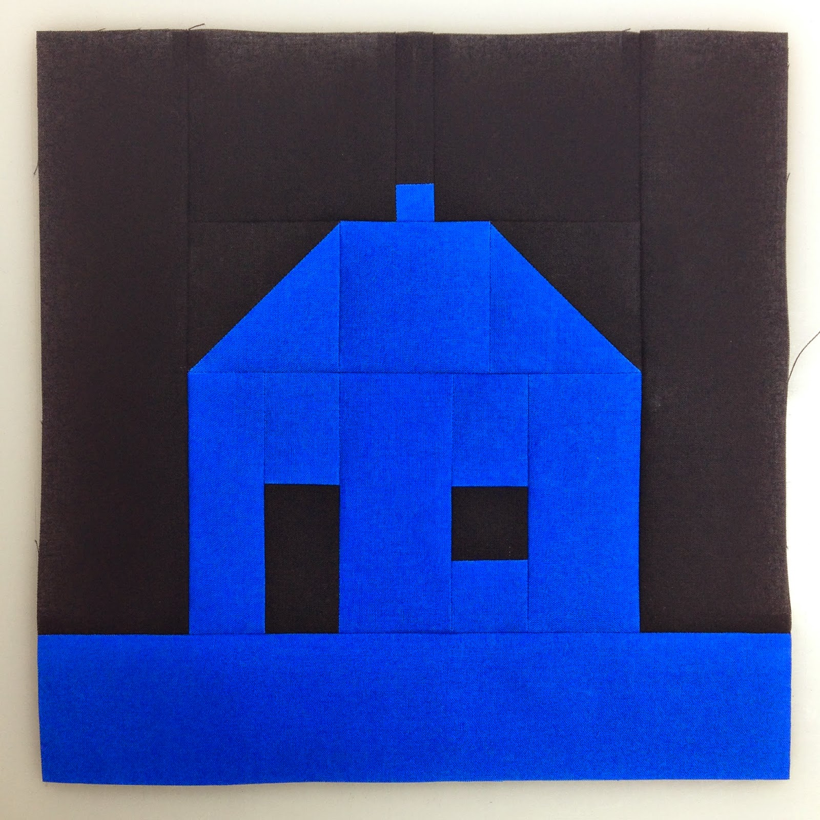 How to piece a House square block