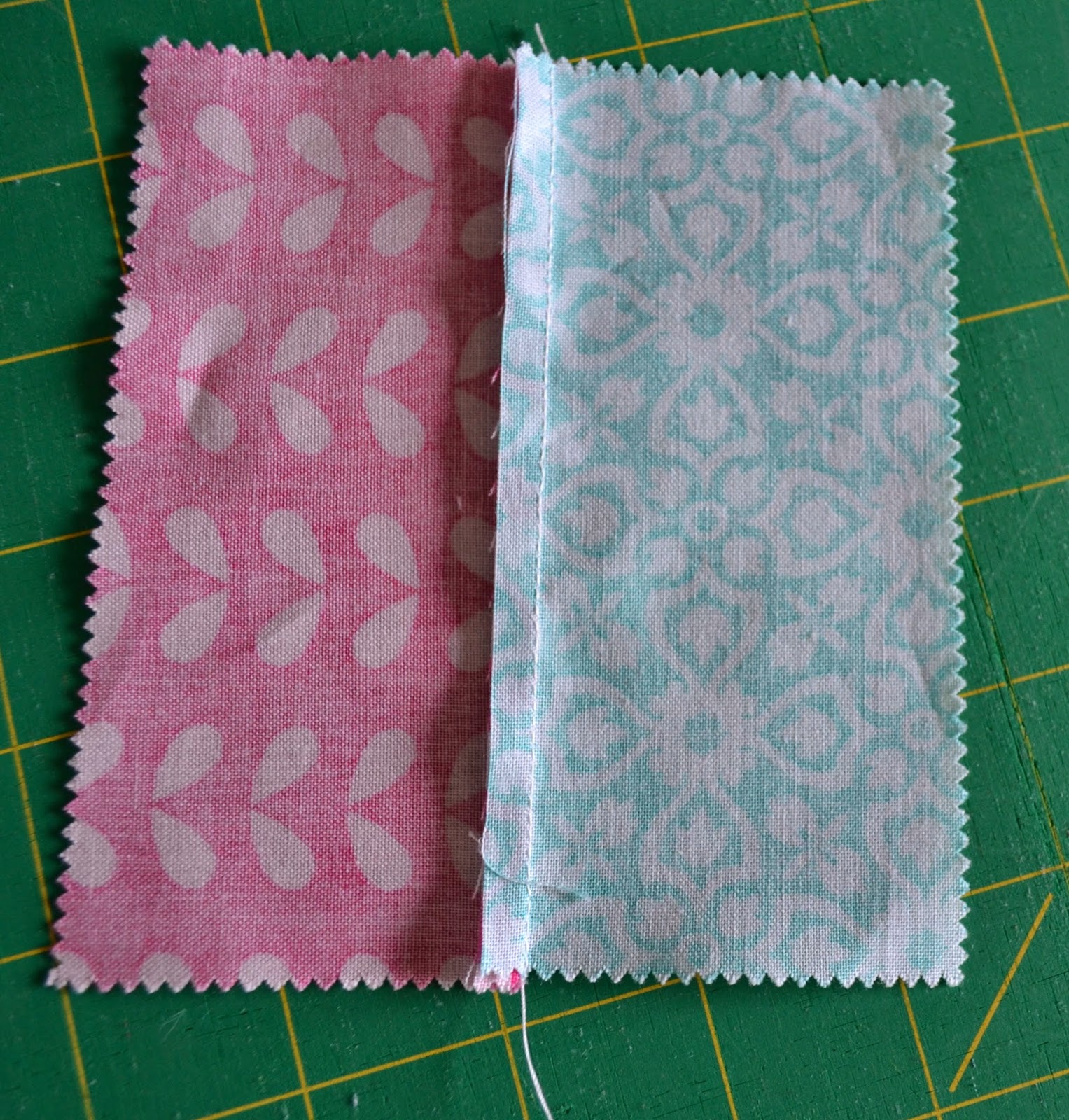 Run 'n Stitch Charm Square Table Topper Tutorial