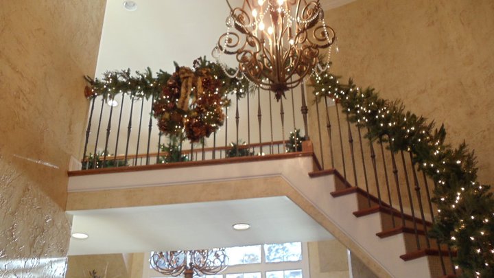 Decorating holiday christmas commercial baker interior services designgroup Innovative Interiors Seasonal Holiday Decorating Services: Holiday