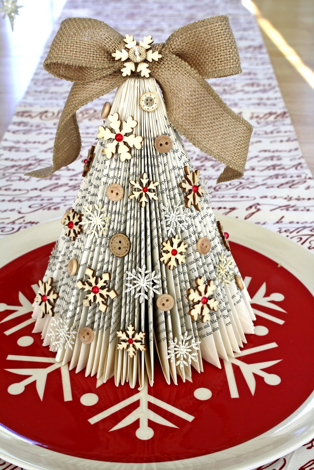 CREATIVELY RECYCLING: RECYCLED CHRISTMAS