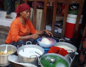 Sekitar Makam Sunan Ampel :