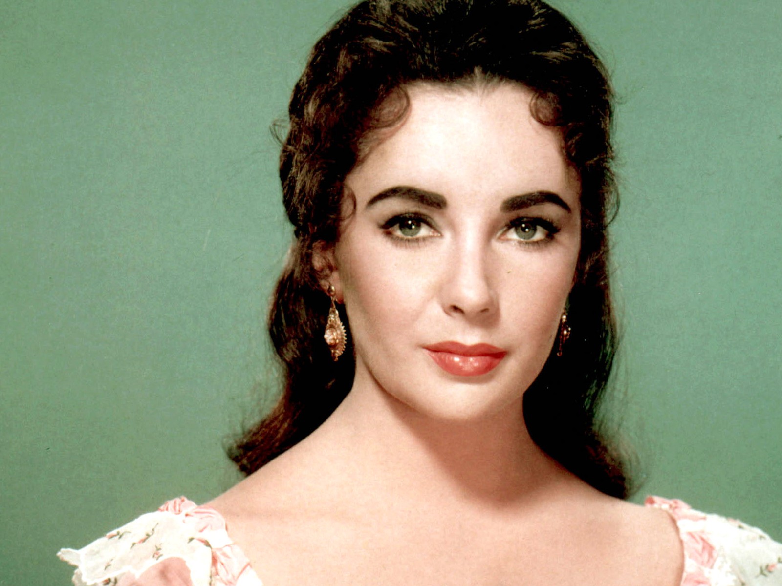 http://2.bp.blogspot.com/-DuygPnnE9mM/TYtu1-sF9UI/AAAAAAAABeE/-X3oeHWrMpg/s1600/elizabeth-taylor_a728cb1b.jpg