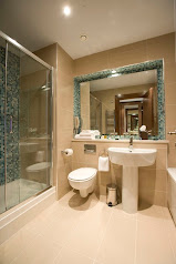 Hotel_Bathroom