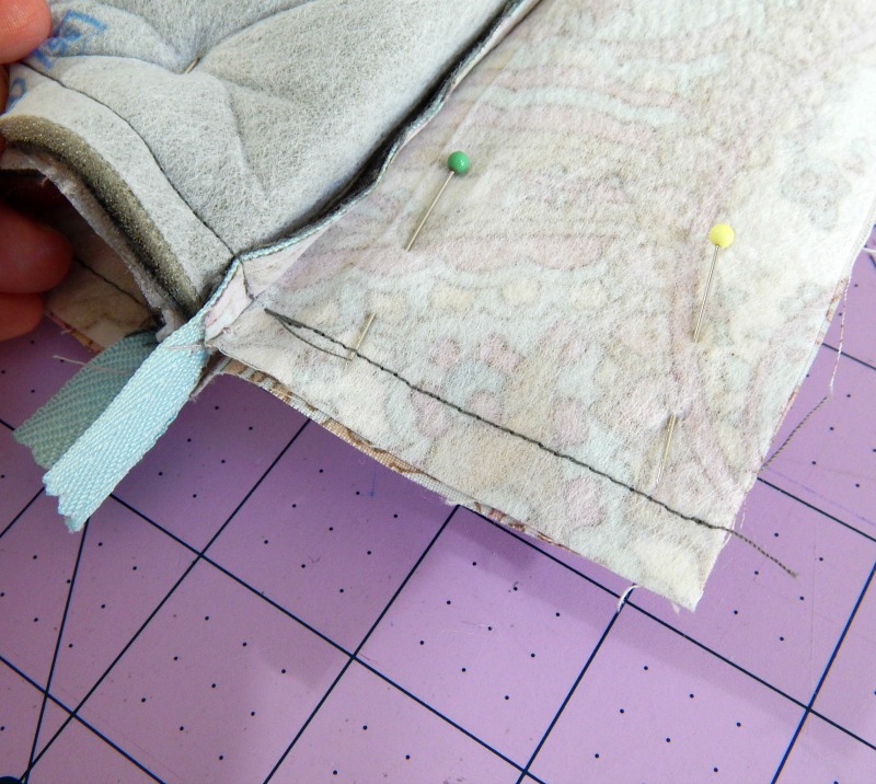 Mrs H the blog Attaching the gussets {The Nappy Bag Sew Along}