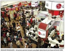 PAMERAN SHOW PERTUNJUKAN