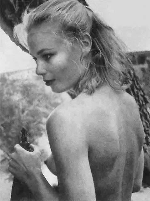 10 Uncommon Nudes #5 (Ally Sheedy, Jennifer Grey, Jillian Michaels...) 149 Abby+Dalton