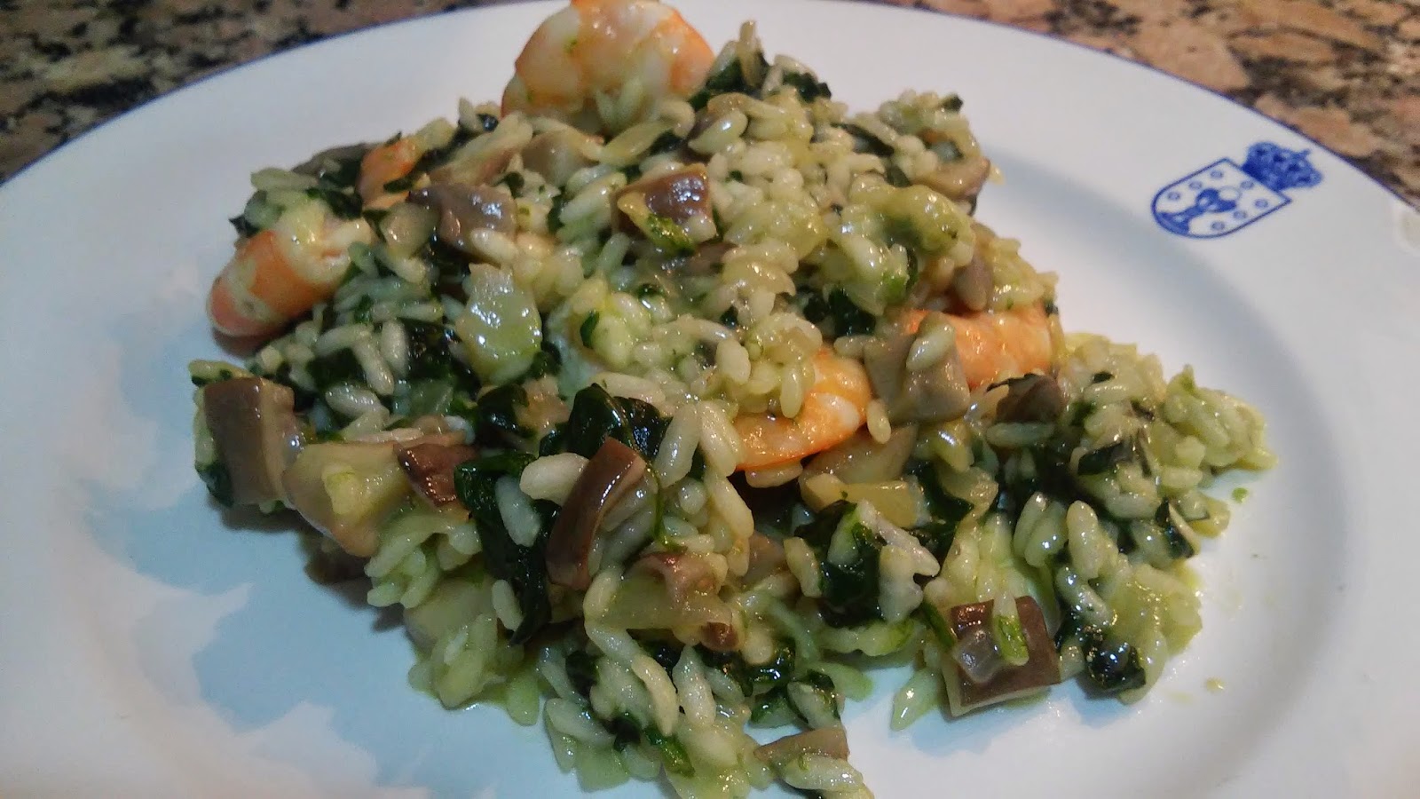 MI COCINA PATAS ARRIBA RISOTTO DE ESPINACAS, SETAS Y GAMBAS