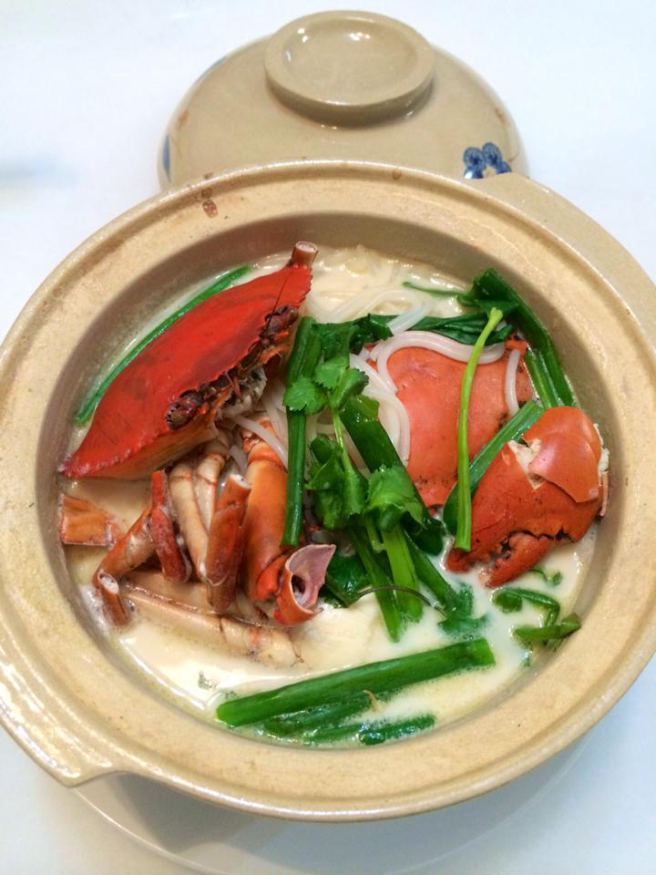 Bee hoon soup crab by Anna Tan