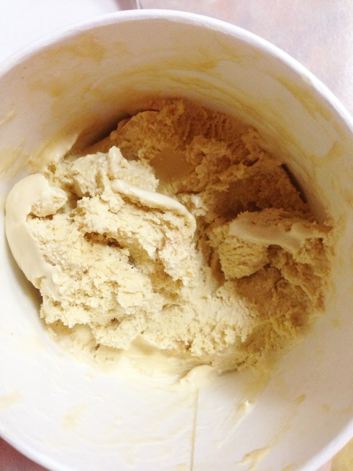 She Loves Ice Cream Connoisseur Caramel Honey Macadamia