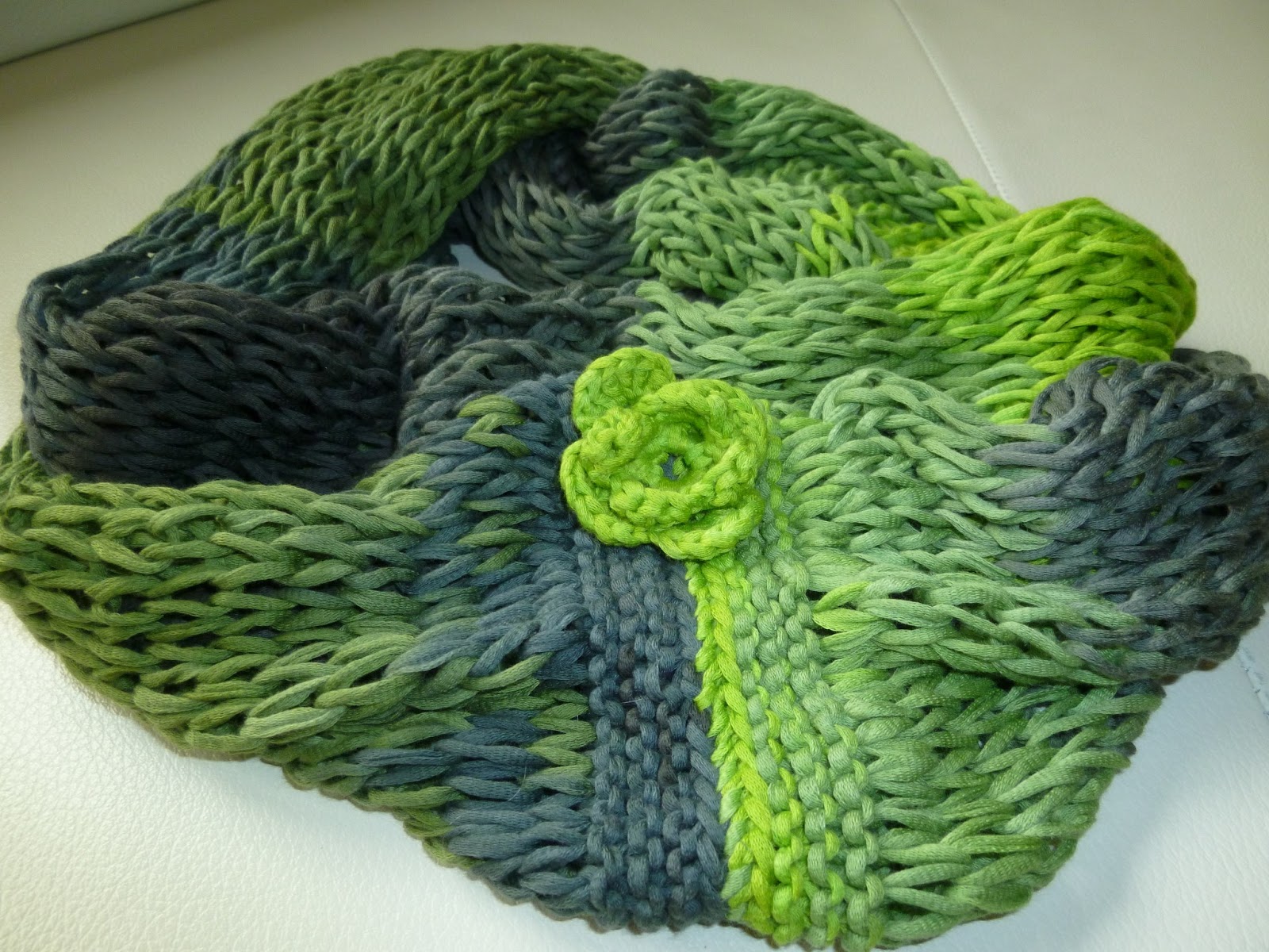 verstrickt und rumgesponnen: eins rechts, eins links, eins fallen lassen