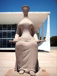 Escultura "A Justiça" no Supremo Tribunal Federal em Brasília.