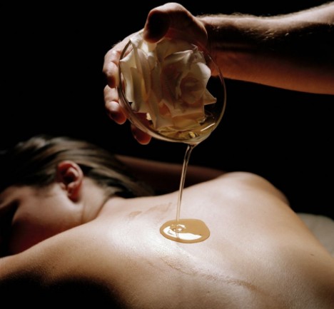 Aromatherapy Massage - What , Why & How ?
