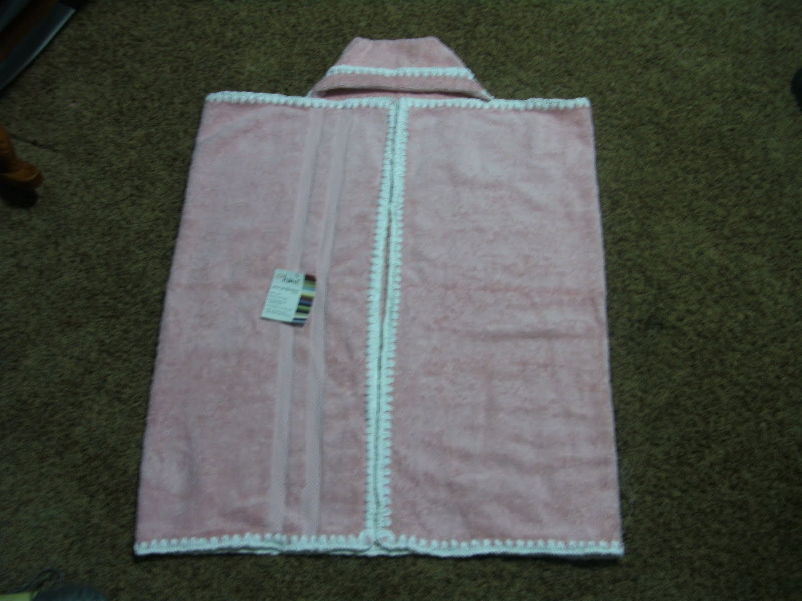 Random Acts of Momness How to make a Hooded Towel from a Bath Towel