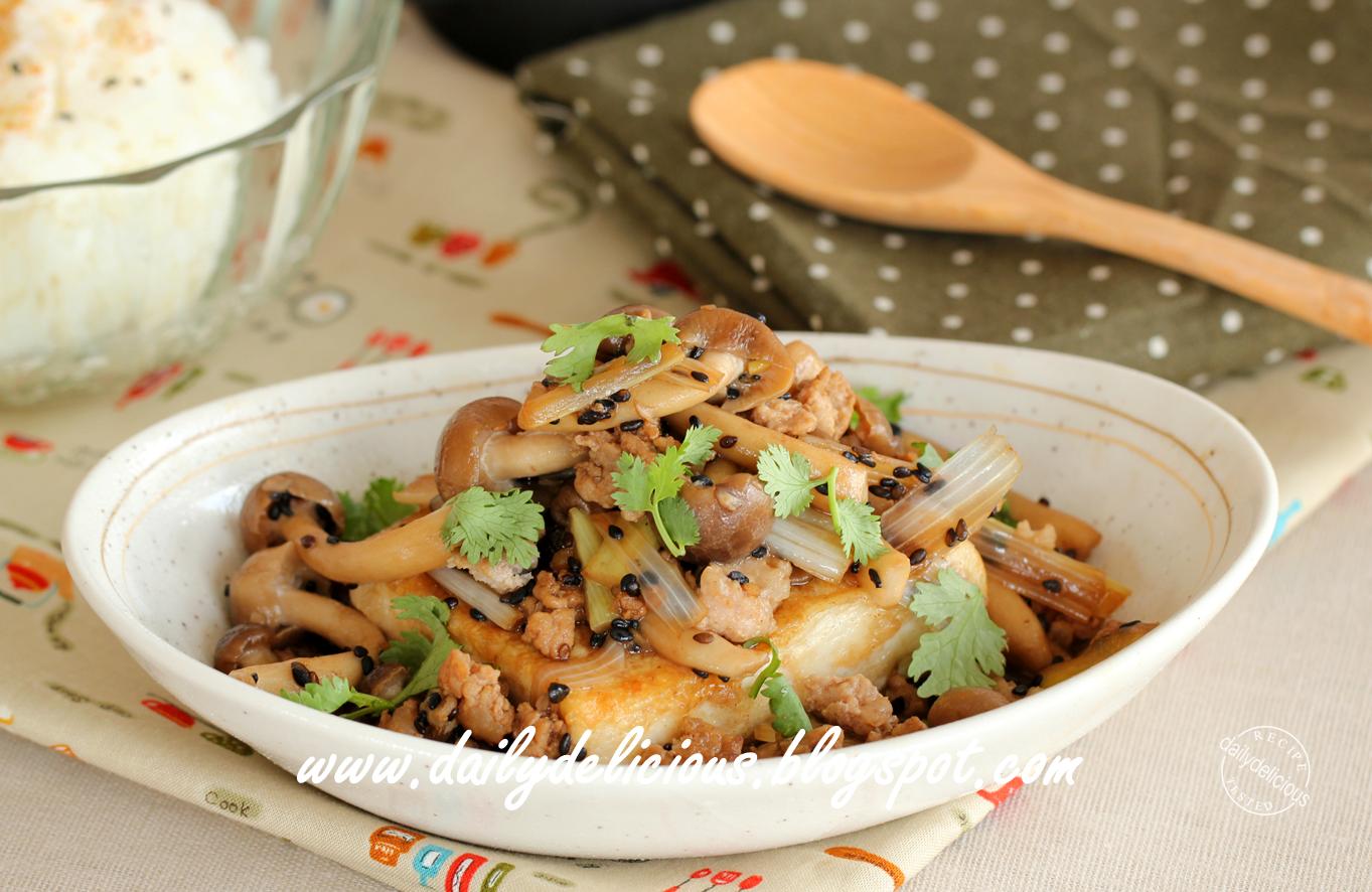 dailydelicious Fried Tofu with Stir fry Shimeji mushroom