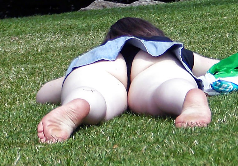 Upskirt panties bbw bubble