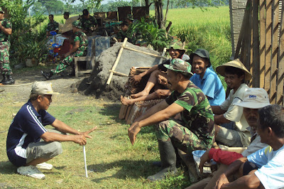BABINSA KORAMIL-01/SRAGEN KOMSOS DENGAN MASYARAKAT