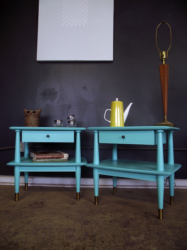 Vintage Ground Retro / Mid Century Tiffany Blue Side Tables / Nightstands