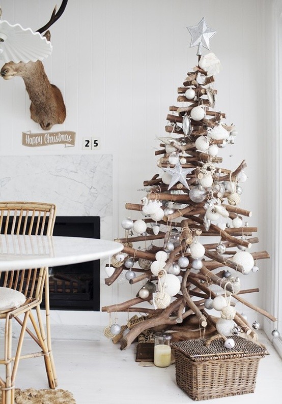Árvores de Natal Baratas e Criativas + Árvores de Natal feita com galhos e gravetos